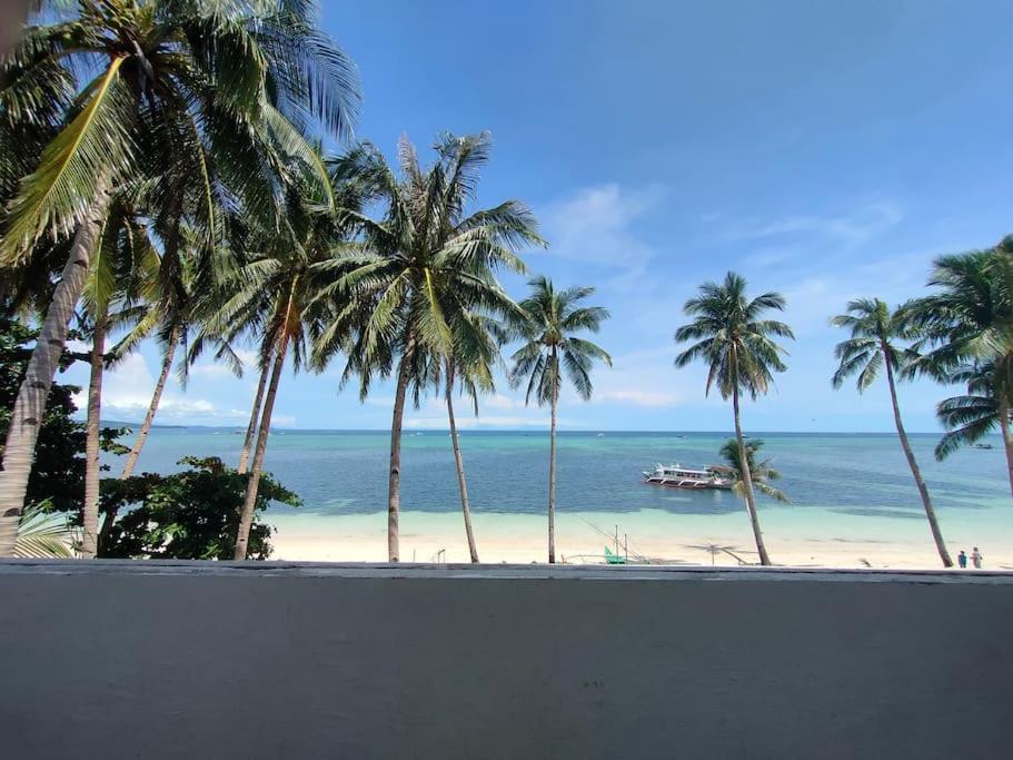 Two Bedroom Beachfront Penthouse * Balabag (Boracay)