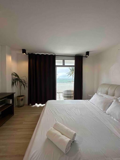 Two Bedroom Beachfront Penthouse * Balabag (Boracay)