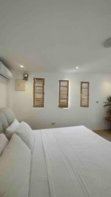Apartment Two Bedroom Beachfront Penthouse